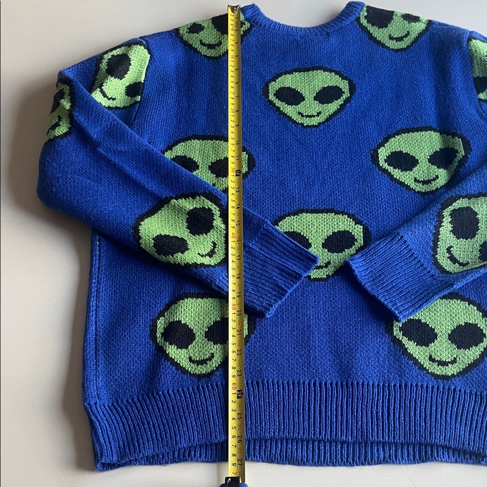 Forever 21 Men’s Blue Knit Crewneck Sweater w Green Alien Print - Picture 9 of 11